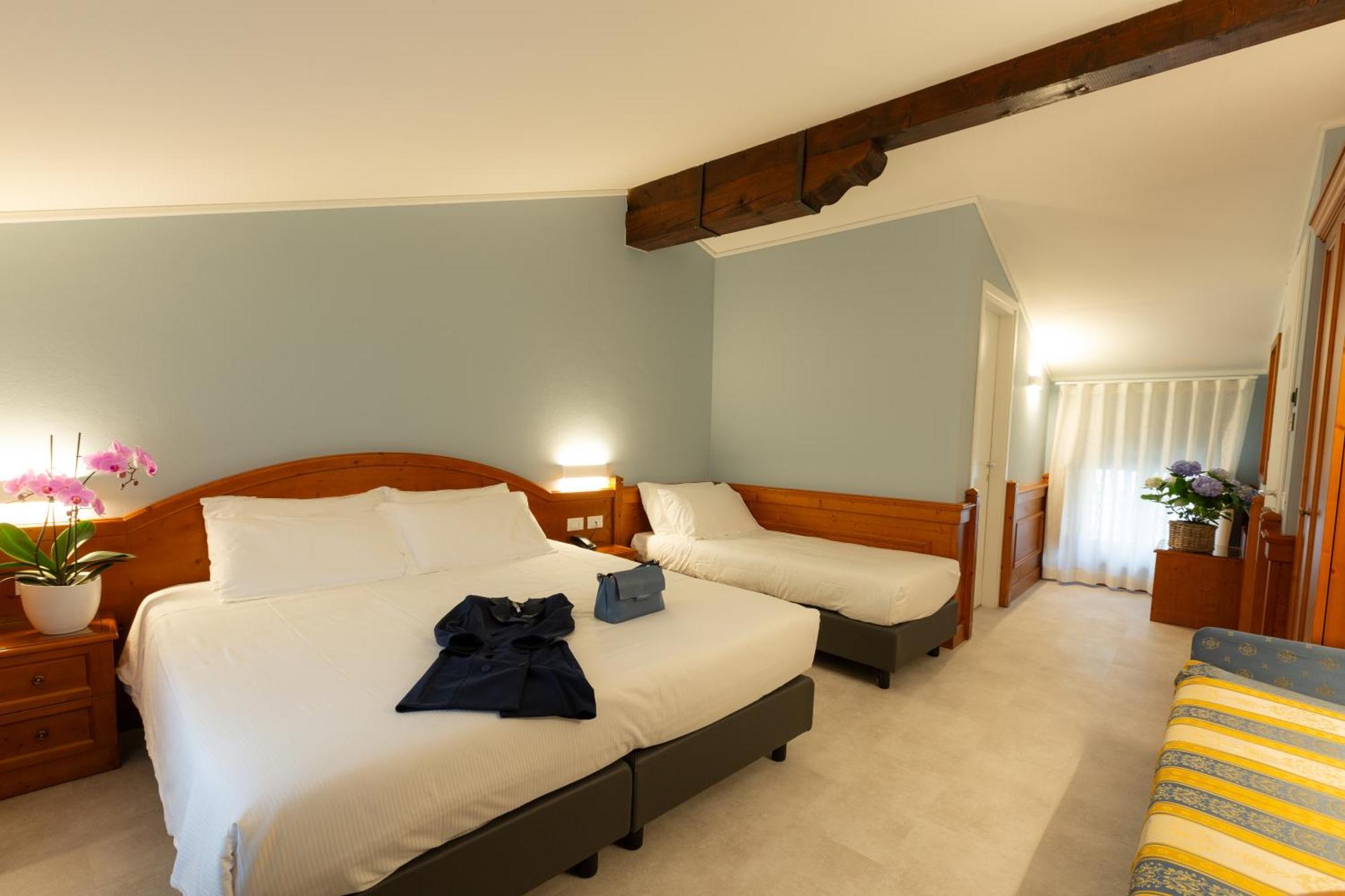 Hotel Al Pomo D'oro 3*